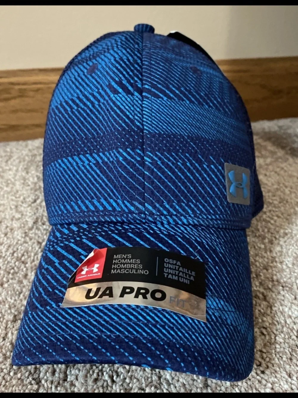 NWT Under Armour Men’s Blue Patterned Mesh Snap Back Cap